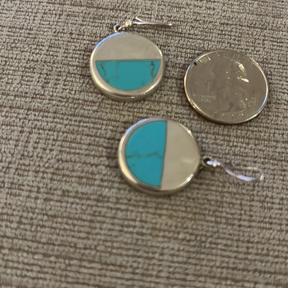 Silver earring - Picture 3 of 3